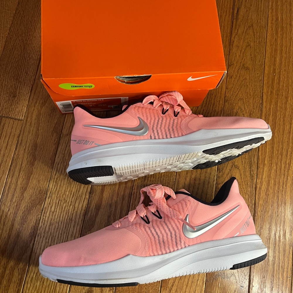 Nike Sneakers - lightly used